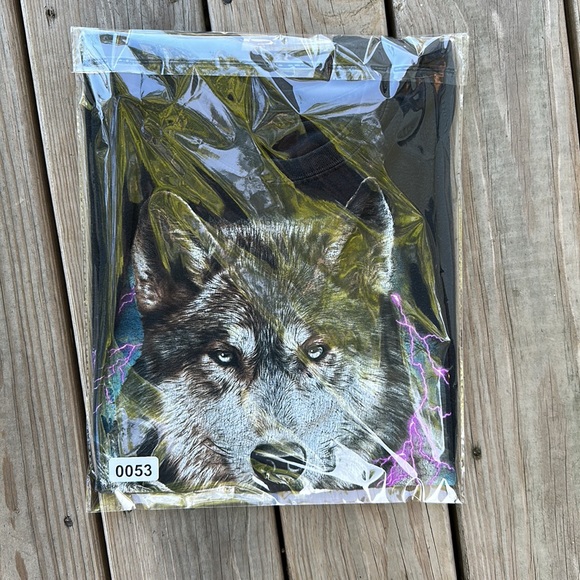 VTG 90s wolf with lighting t-shit - Picture 8 of 8